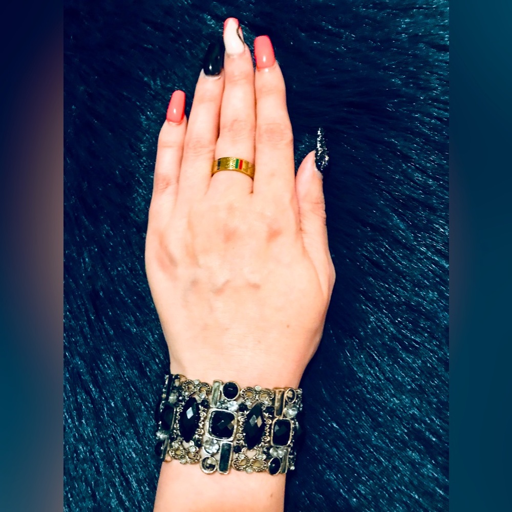 🖤 Black beady & gem with metal bows bracelet